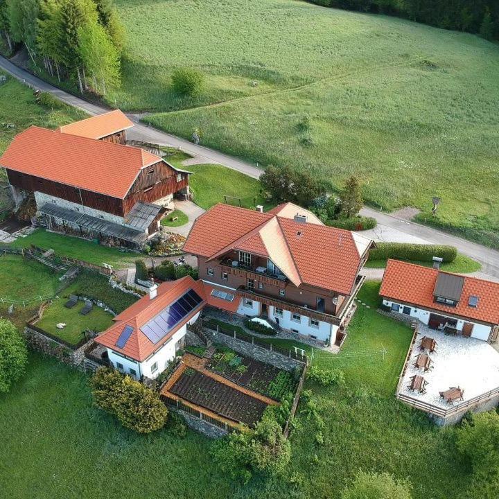 Pension Bauernhof Baumgartner Stanahof Fresach Bagian luar foto